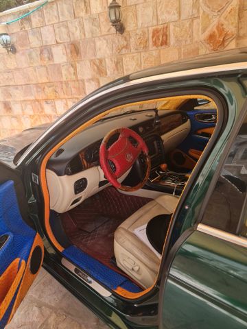 יגואר XJ