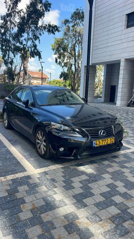 מודעת רכב לקסוס IS