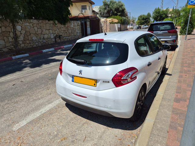 פיג'ו 208