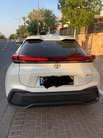 מודעת רכב טויוטה C-HR