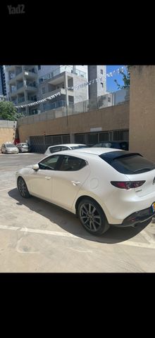 מודעת רכב מאזדה 3