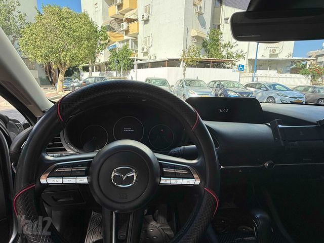 מאזדה 3