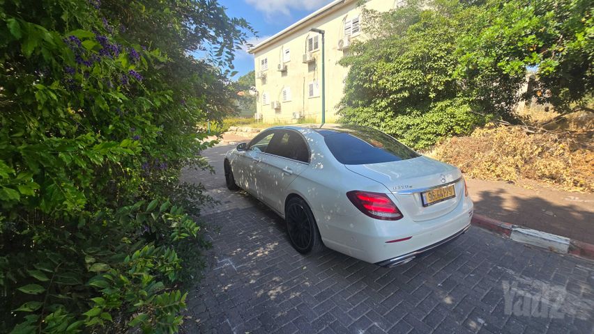 מודעת רכב מרצדס-בנץ E-class