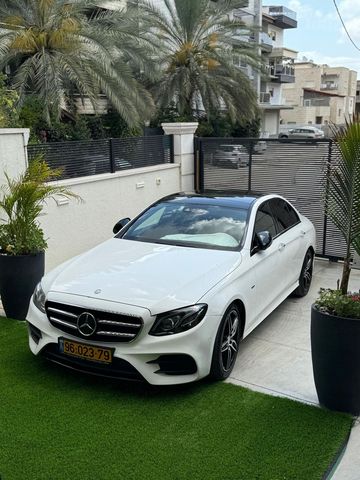 מודעת רכב מרצדס-בנץ E-class