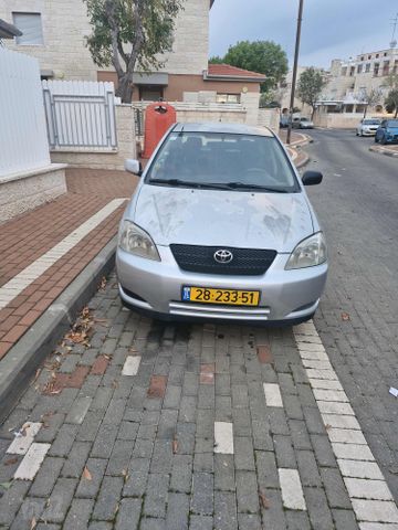 טויוטה קורולה