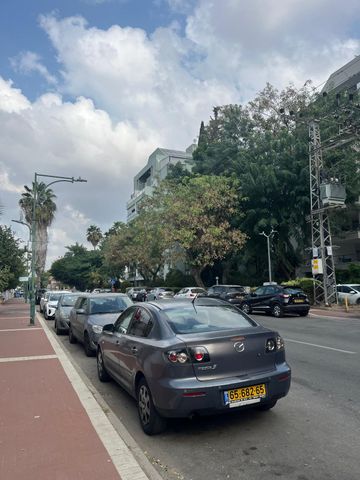 מודעת רכב מאזדה 3