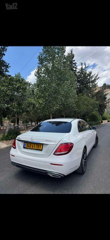 מודעת רכב מרצדס-בנץ E-class