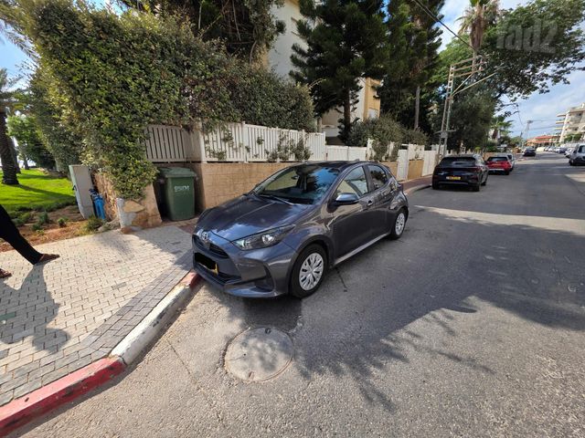 טויוטה יאריס