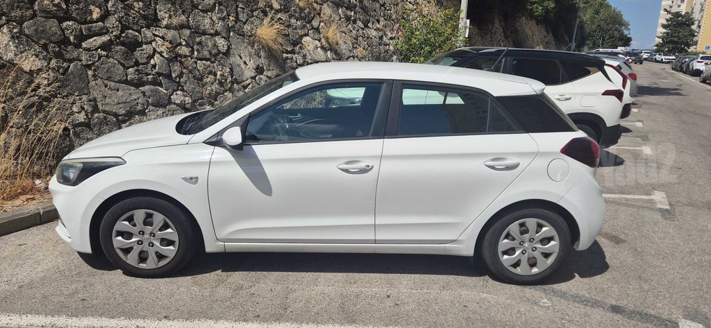 מודעת רכב יונדאי i20