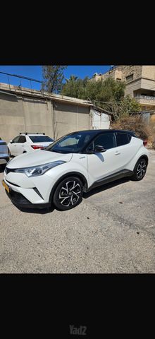מודעת רכב טויוטה C-HR