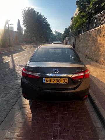 טויוטה קורולה