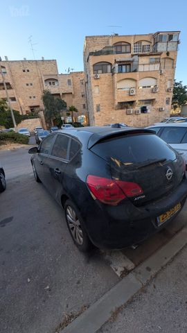 אופל אסטרה