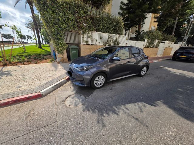 טויוטה יאריס