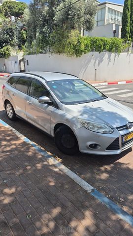 פוקוס Trend אוט׳ בנזין סטיישן / טורר 5 דל 1.6 (125 כ״ס) [2011-2014]