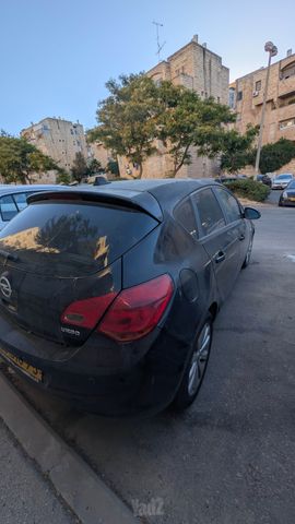 אופל אסטרה