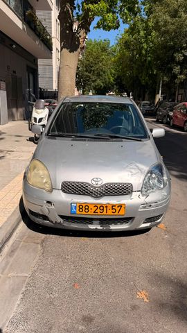 טויוטה יאריס