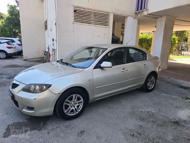 מודעת רכב מאזדה 3