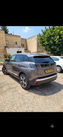 פיג'ו 3008