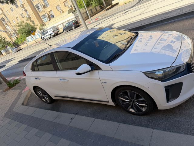יונדאי איוניק