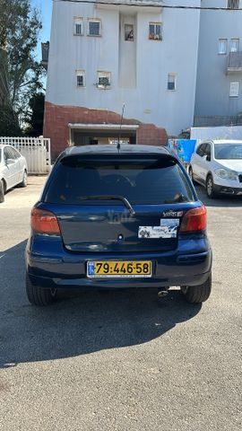 טויוטה יאריס