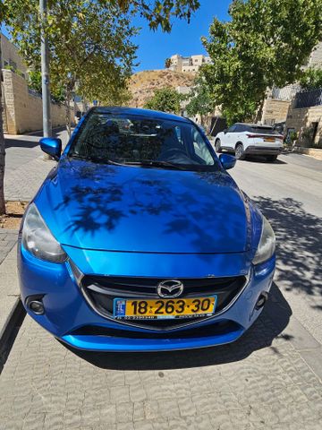 מודעת רכב מאזדה 2