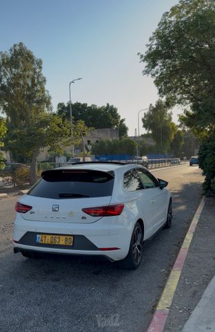 מודעת רכב סיאט לאון