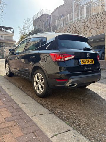 סיאט ארונה