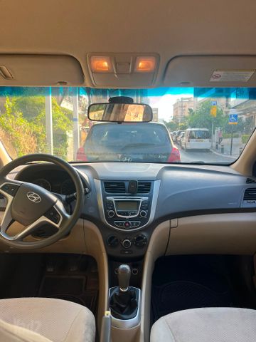 יונדאי אקסנט i25