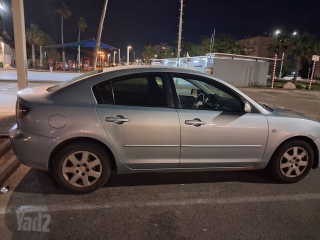 מודעת רכב מאזדה 3