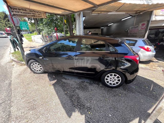 יונדאי i30