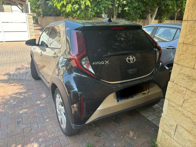 טויוטה אייגו X
