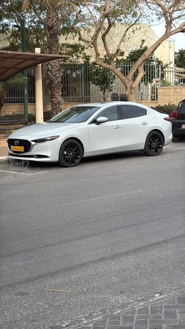 מאזדה 3
