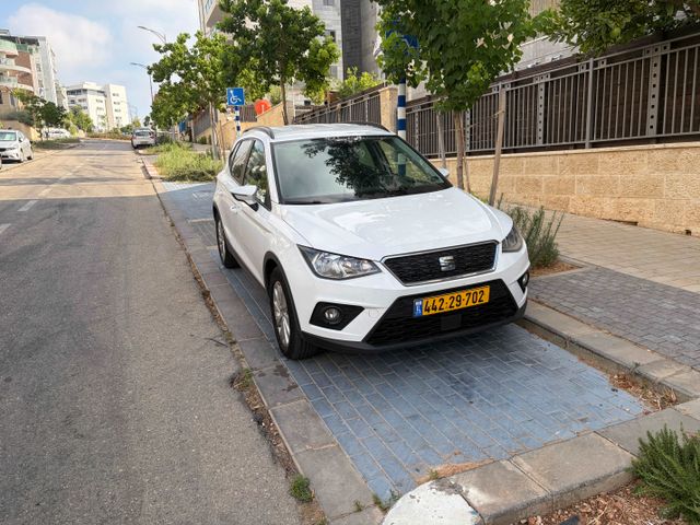 מודעת רכב סיאט ארונה