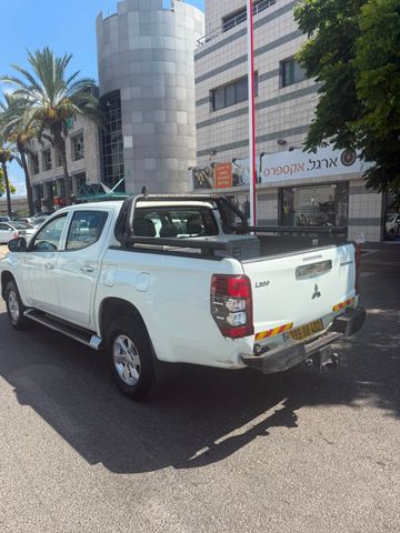 מיצובישי טרייטון / L200
