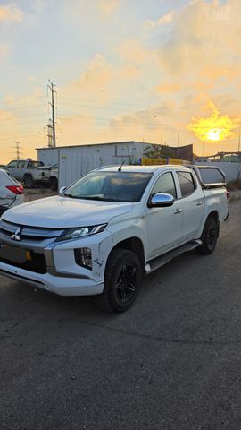 מיצובישי טרייטון / L200