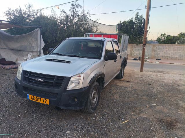 איסוזו די-מקס