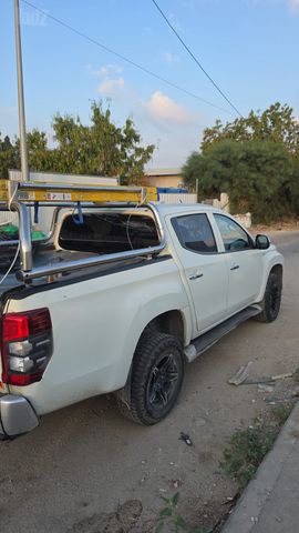 מיצובישי טרייטון / L200