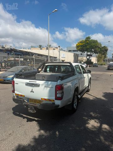 מיצובישי טרייטון / L200