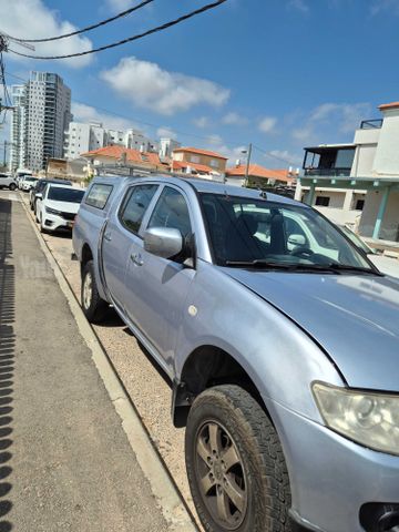 מודעת רכב מיצובישי טרייטון / L200