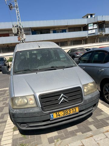 מודעת רכב סיטרואן ג'אמפי