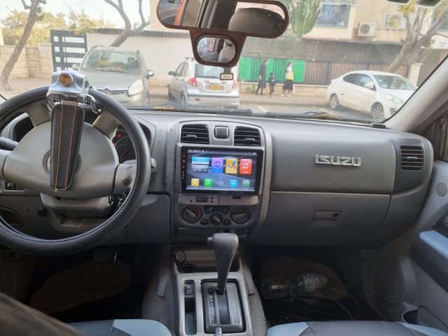 איסוזו די-מקס