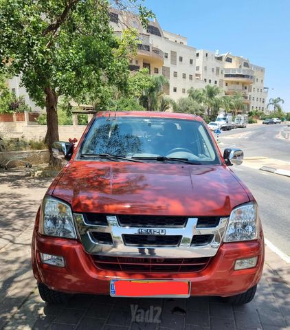 איסוזו די-מקס