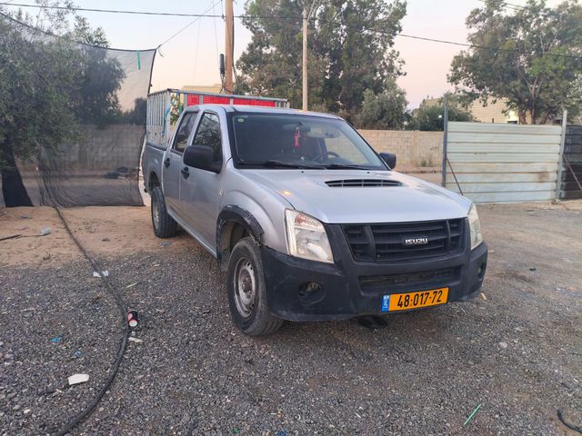 איסוזו די-מקס