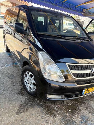 יונדאי H-1 / i800