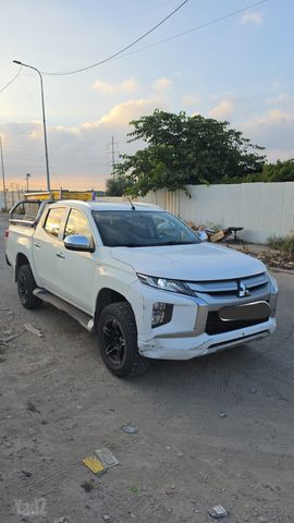 מיצובישי טרייטון / L200
