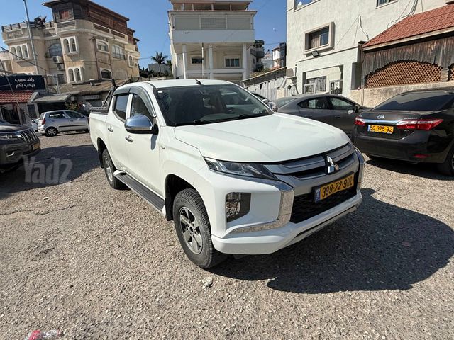 מודעת רכב מיצובישי טרייטון / L200