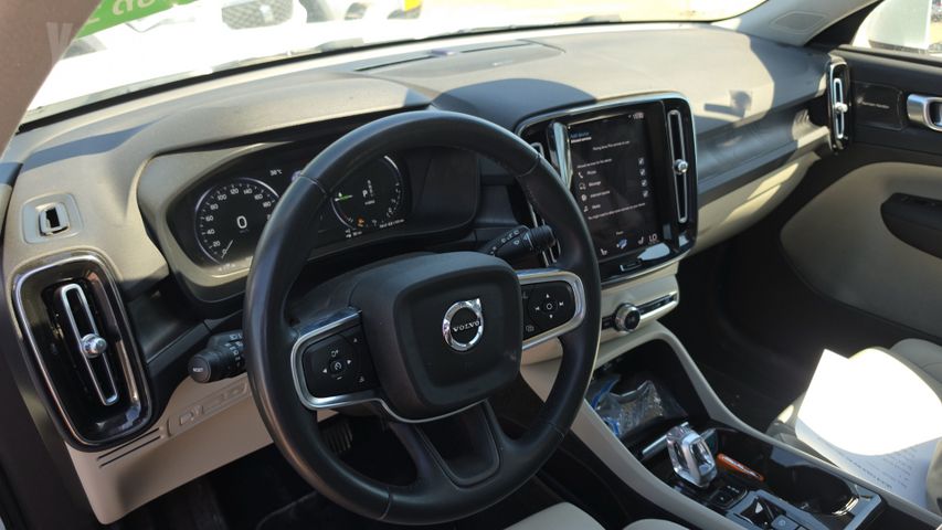 וולוו XC40