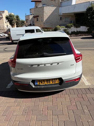 וולוו XC40
