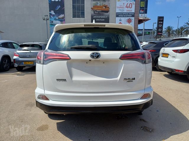 טויוטה RAV4