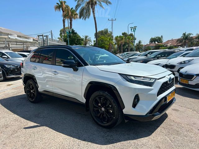 טויוטה RAV4